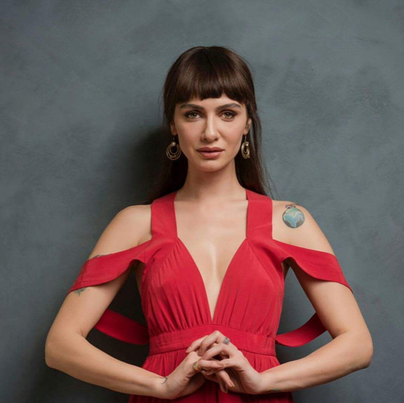 'Ağlayamıyorum' deyip Birce Akalay itiraf etti: Cesaret isteyen deneyimlerdi - Resim: 4