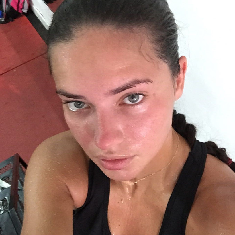 Adriana Lima makyajsız neye benzer! İşte o hali - Resim: 2