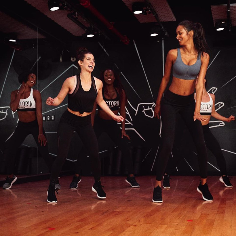 Victoria's Secret modelleri formda kalmak için bakın ne yapıyor! - Resim: 4