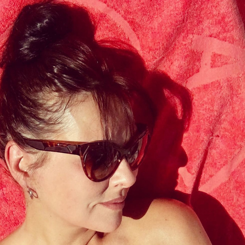 Aydan Şener’in bikinili hali genç kızlara taş çıkarttı - Resim: 1