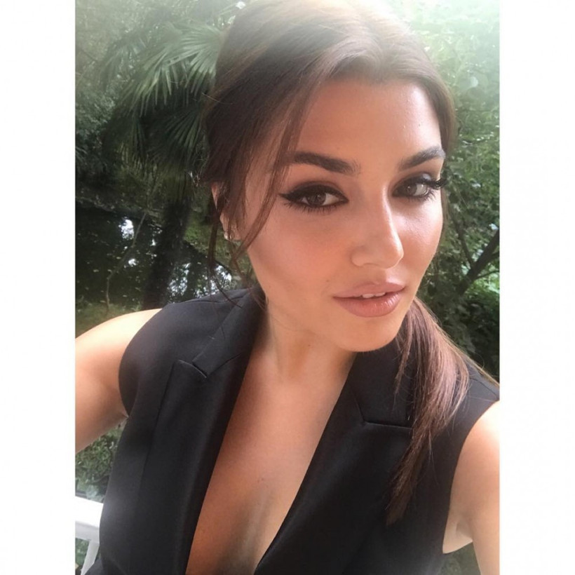 Hande Erçel'de silikonlu ünlüler kervanına katıldı - Resim: 3