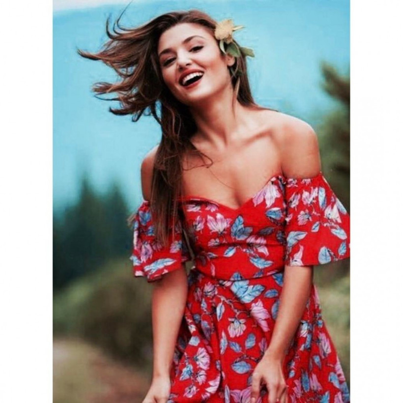 Hande Erçel'de silikonlu ünlüler kervanına katıldı - Resim: 4