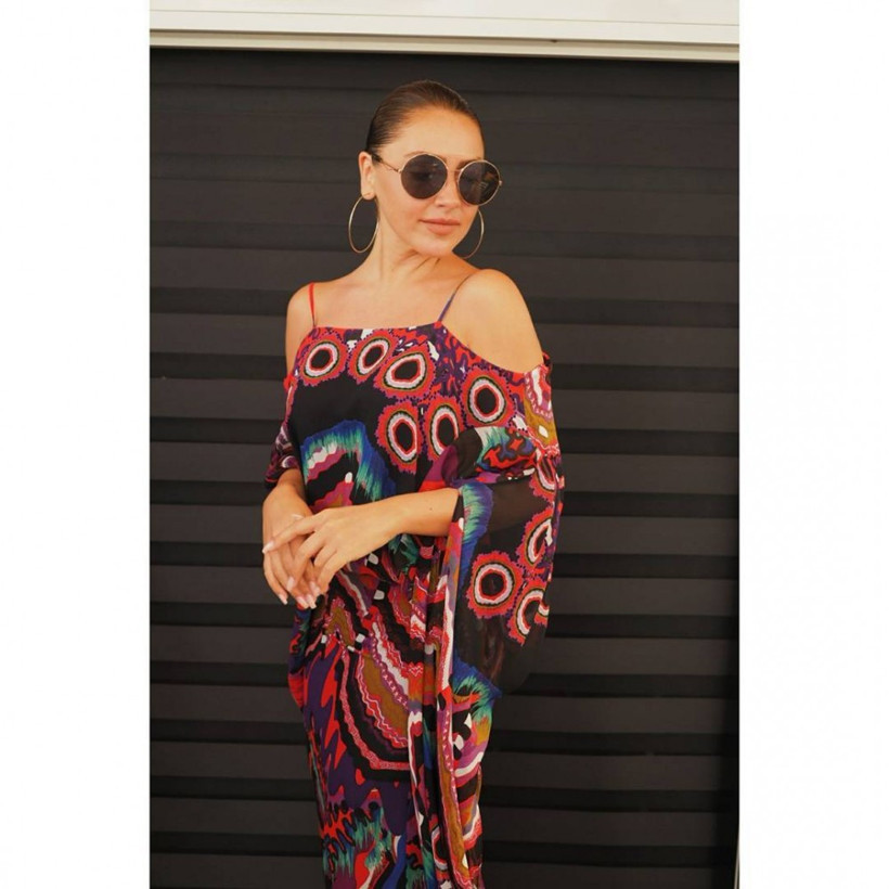 Hadise'den bikinili paylaşım - Resim: 1