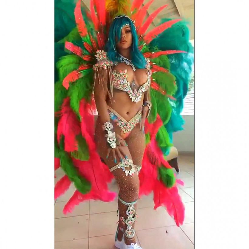 Rihanna'dan kilo almışsın diyenlere kapak! - Resim: 4