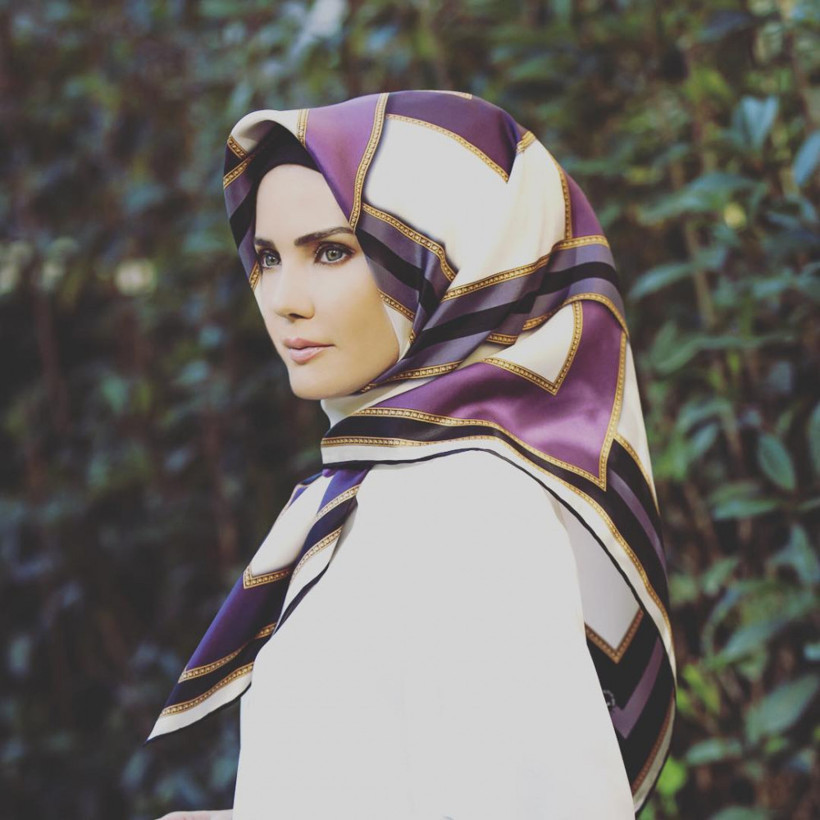 Ece Erken'den tesettürlü poz - Resim: 1