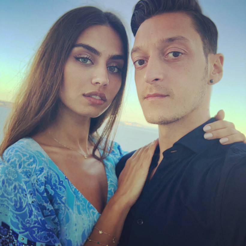 Mesut Özil ve Amine Gülşe nişanlandı - Resim: 4