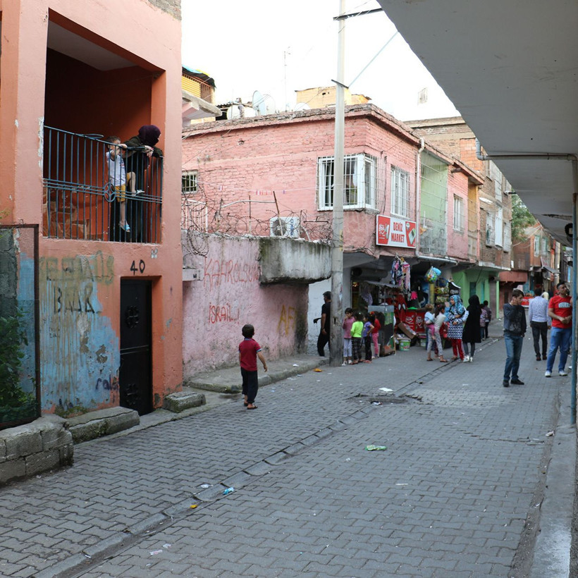 Diyarbakır'da kadınların yardım kolisi kavgası - Resim: 4