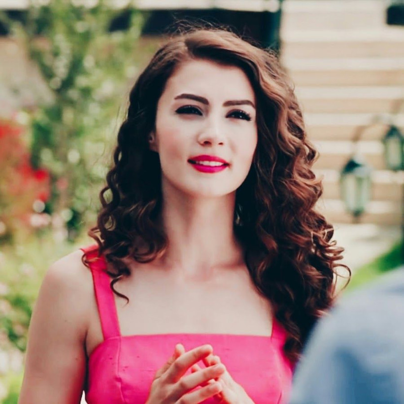 Ortaya çıktı! Burcu Özberk Fenerbahçeli sporcuyla aşk yaşıyor! - Resim: 3