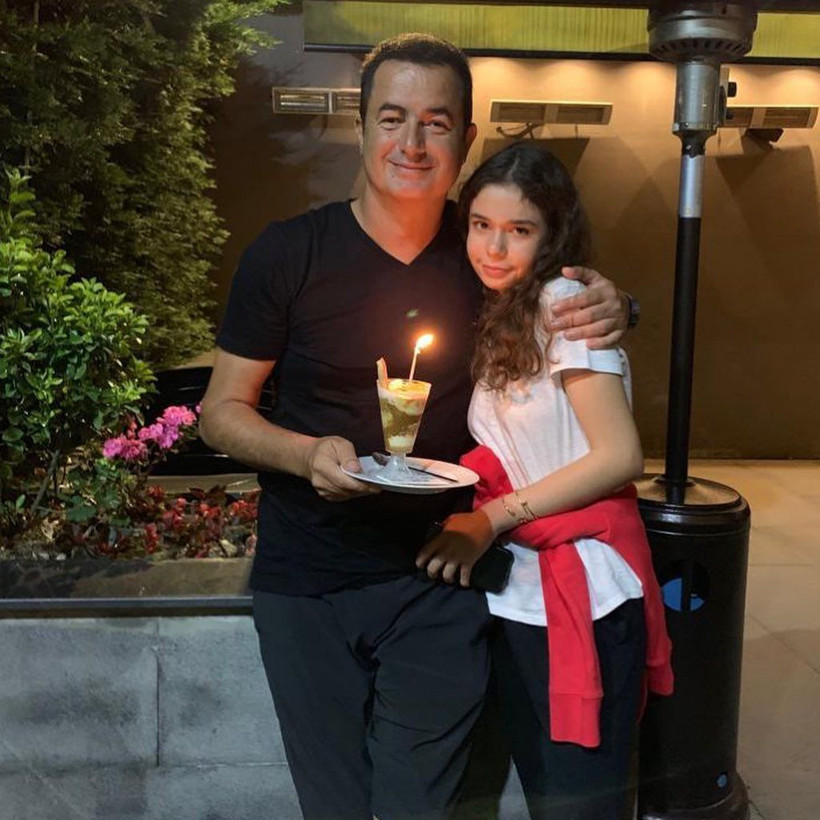 Acun Ilıcalı'nın kızlarından babalarına sürpriz doğum günü kutlaması - Resim: 3