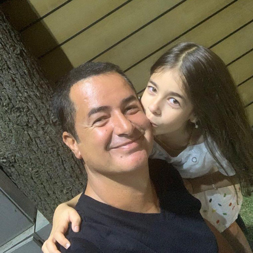 Acun Ilıcalı'nın kızlarından babalarına sürpriz doğum günü kutlaması - Resim: 1