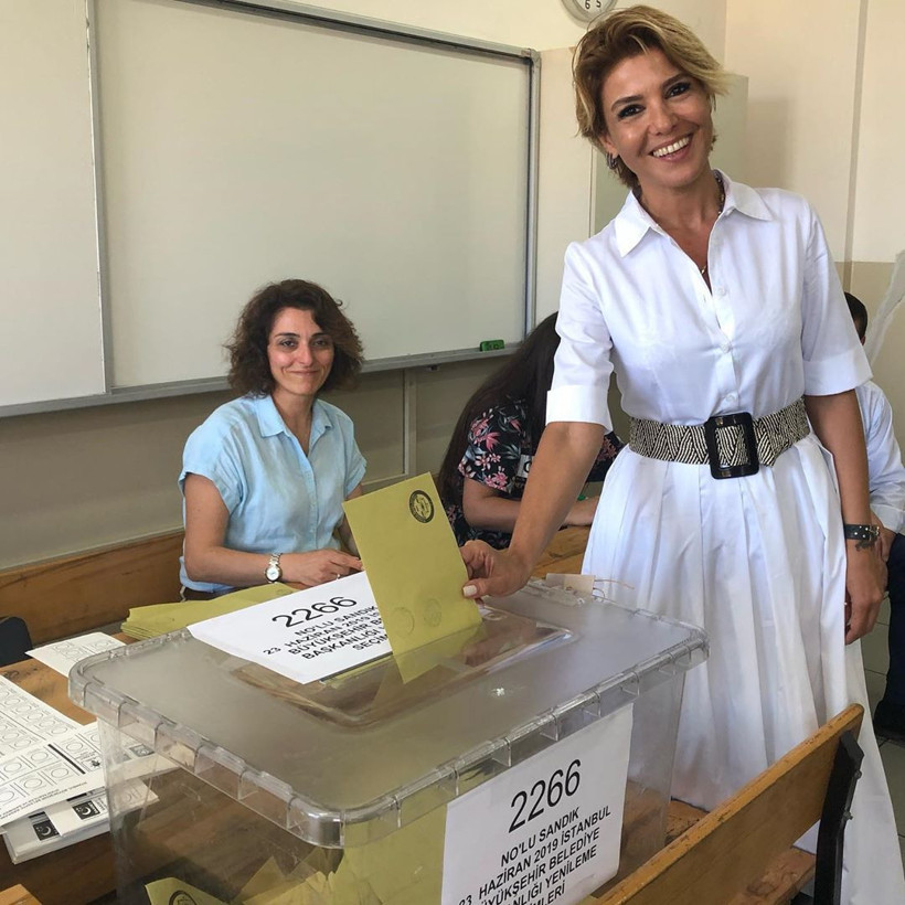 Gülben Ergen'in paylaştığı bikinili pozu fena! - Resim: 1