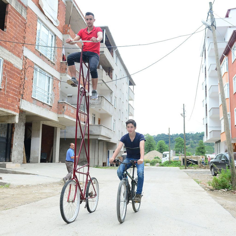 Giresunlu gencin 4 metrelik bisikletini gören şaştı kaldı - Resim: 1