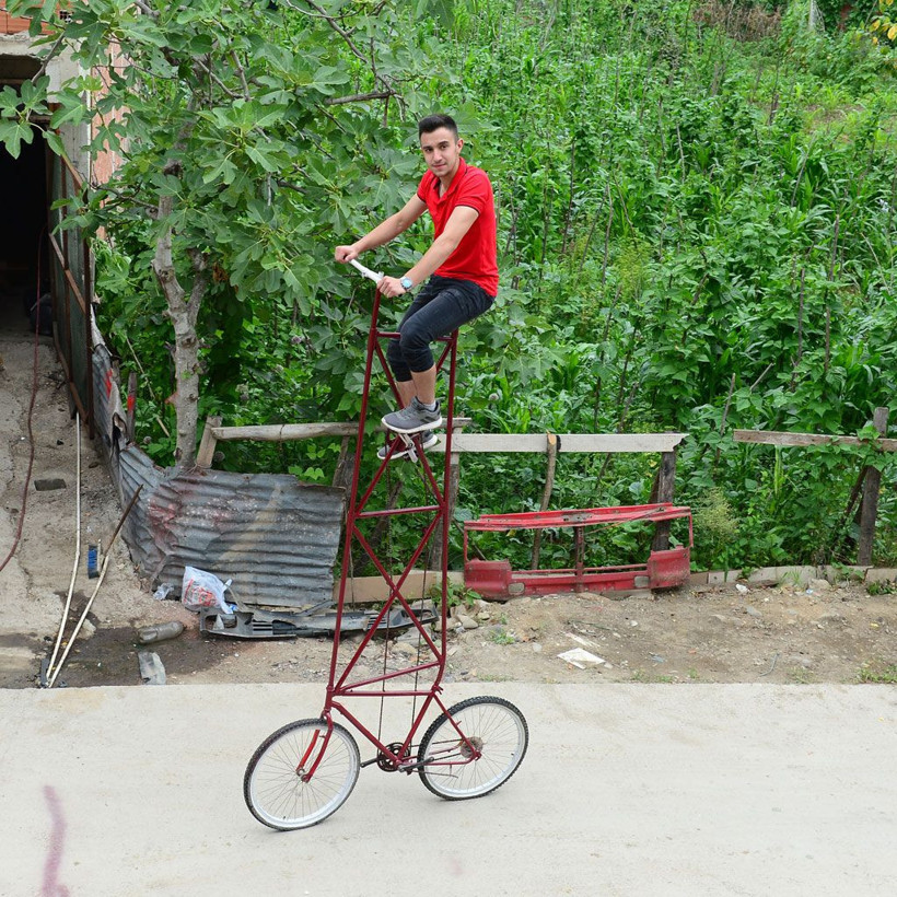 Giresunlu gencin 4 metrelik bisikletini gören şaştı kaldı - Resim: 3