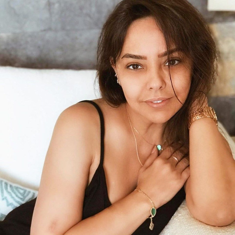 Ebru Gündeş'in makyajsız tatil paylaşımı hayranlarını mest etti - Resim: 2