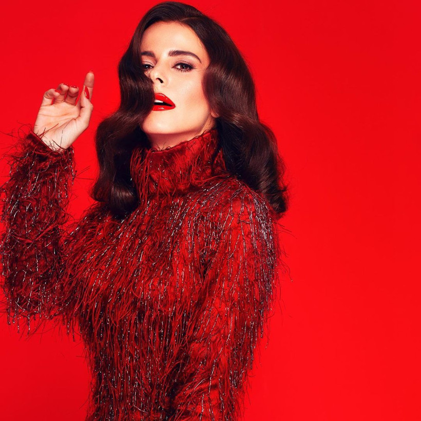 Simge Sağın'ın yeni imajı takipçilerini büyüledi - Resim: 1