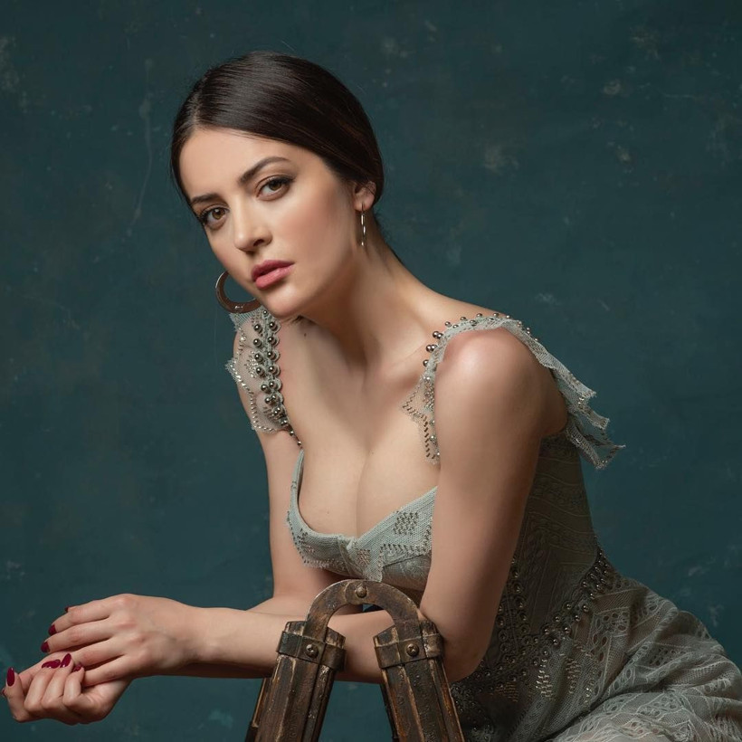 Dekolteli pozu olay olmuştu! İrem Sak 'daha dekolteli fotoğraflarım var' - Resim: 4