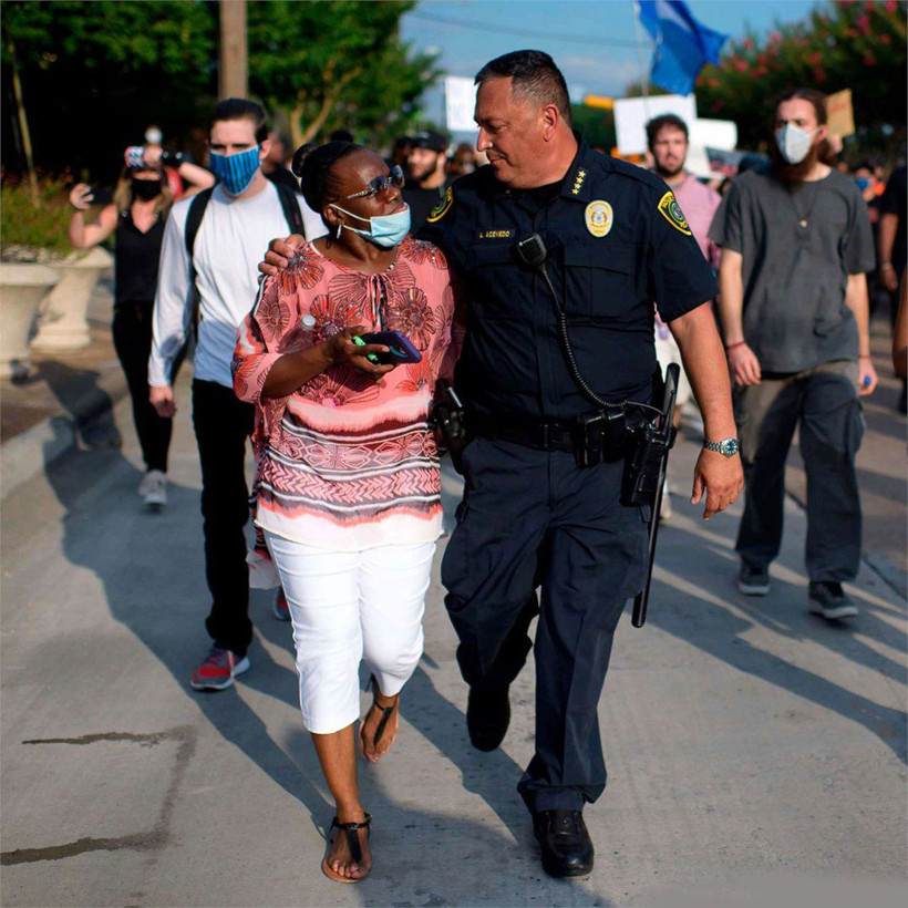 Houston Emniyet Müdürü'nden ABD Başkanı Trump'a: Kapa çeneni... - Resim: 1