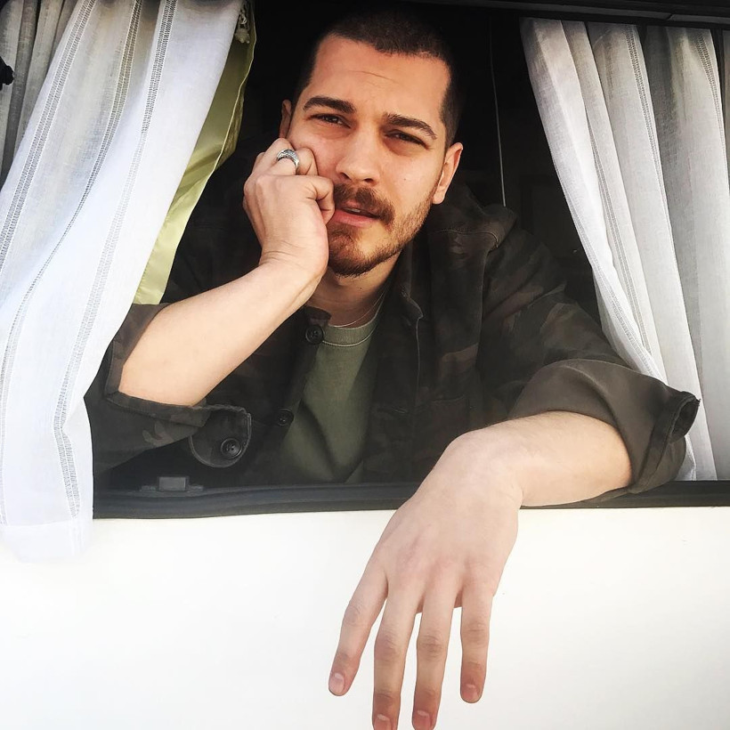 BluTV Çağatay Ulusoy'un yeni dizisini açıkladı! Herkesi ters köşe yapacak proje - Resim: 4