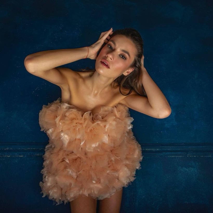 Benzerliklerini gören şaştı kaldı! Arka Sokaklar'ın Zeliş'i Yüsra Geyik'in ablası olay oldu - Resim: 4