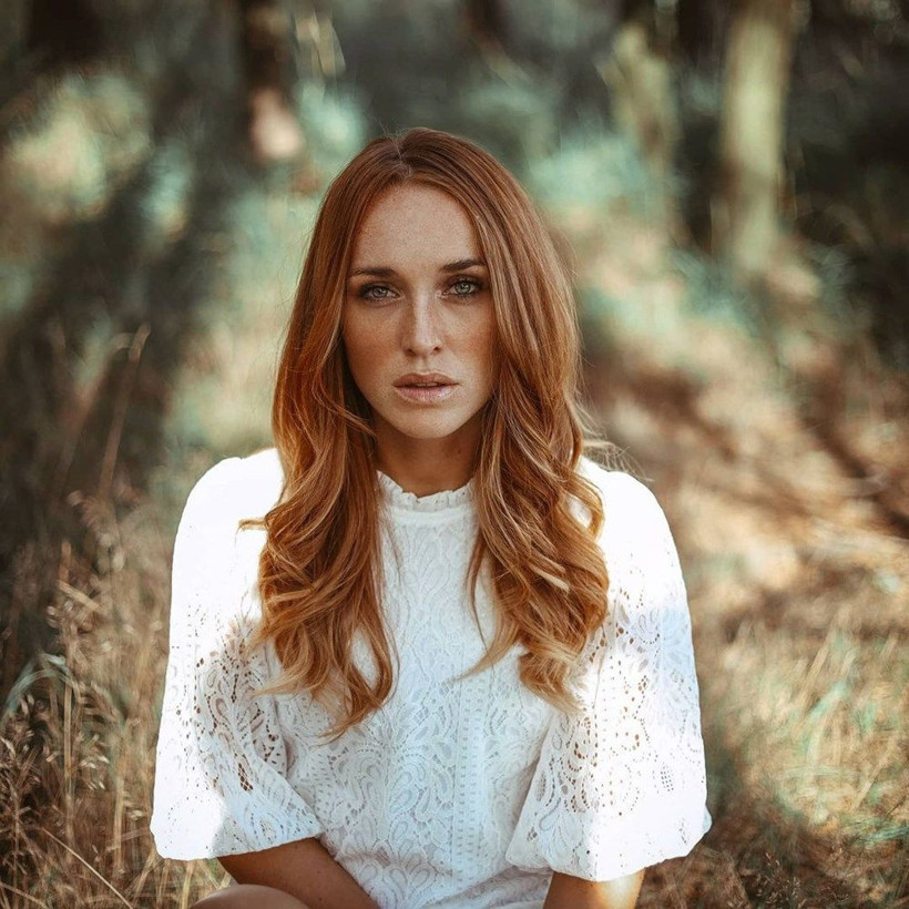 Güzellik yarışmasında iki çocuk annesi birinci oldu! Cinsiyetçi diye mayosuzdu - Resim: 2