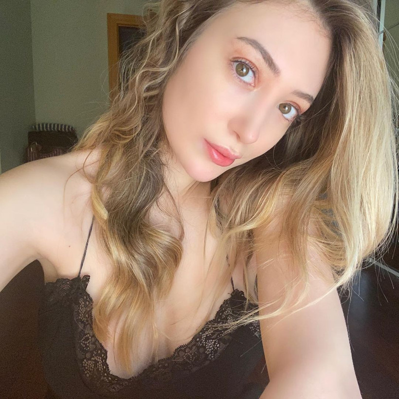 Yasmin Erbil cesur pozunu sansürsüz paylaştı! Mehmet Ali Erbil'in yasağını deldi - Resim: 1