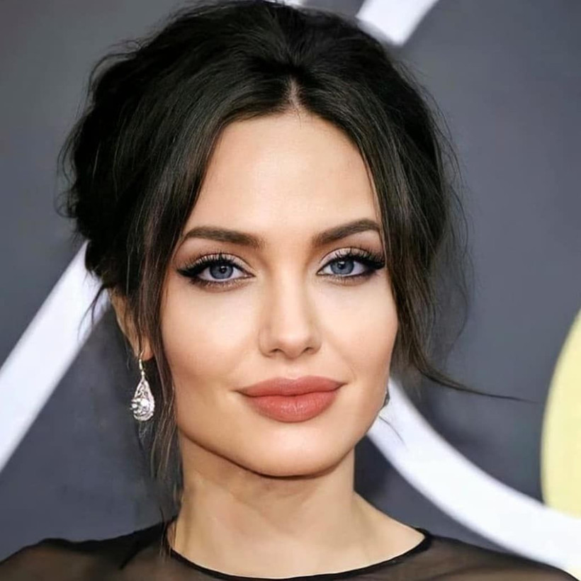 Angelina Jolie 18 dakika boyunca kıpırdamadan arılarla poz verdi sebebi ise bakın ne - Resim: 1