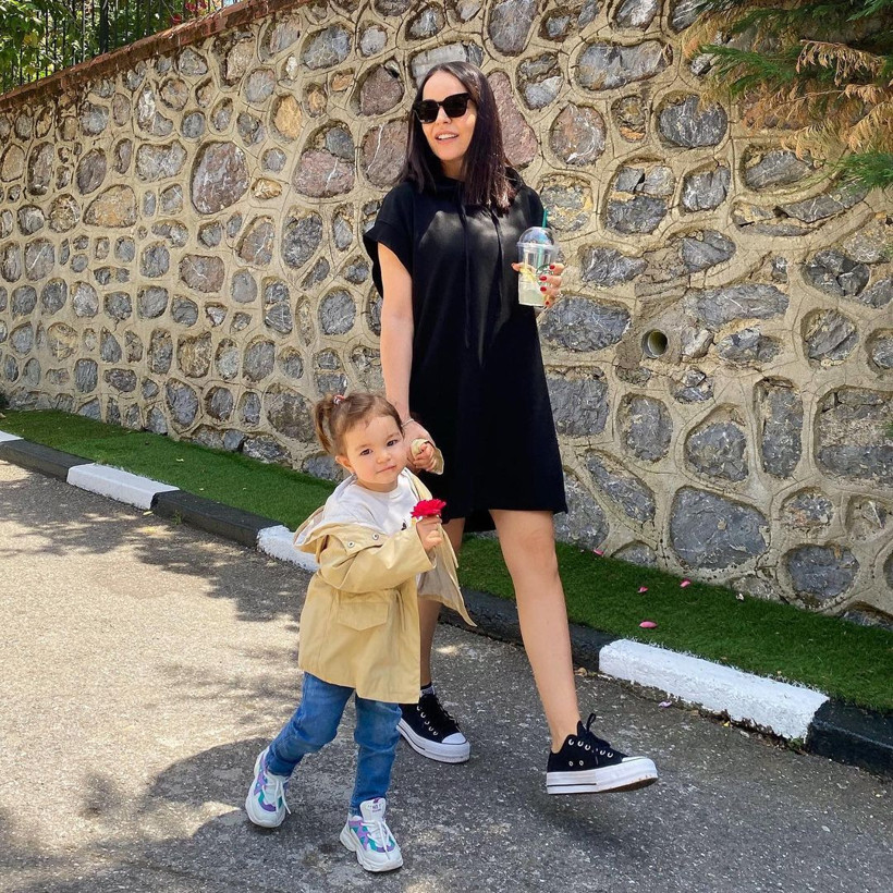 İkinci kez anne olacak şarkıcı Bengü bebeğinin ismini açıkladı isim babası... - Resim: 2