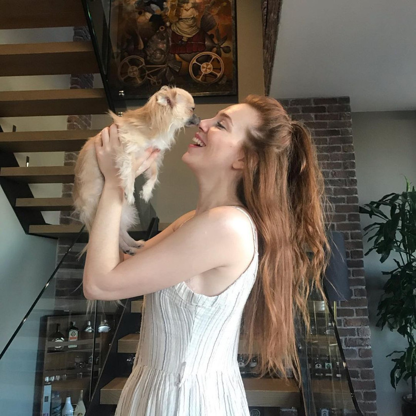 'İnşallah sektörden silinirler' deyip Kiralık Aşk yıldızı Elçin Sangu itiraf etti: 2 kez... - Resim: 4