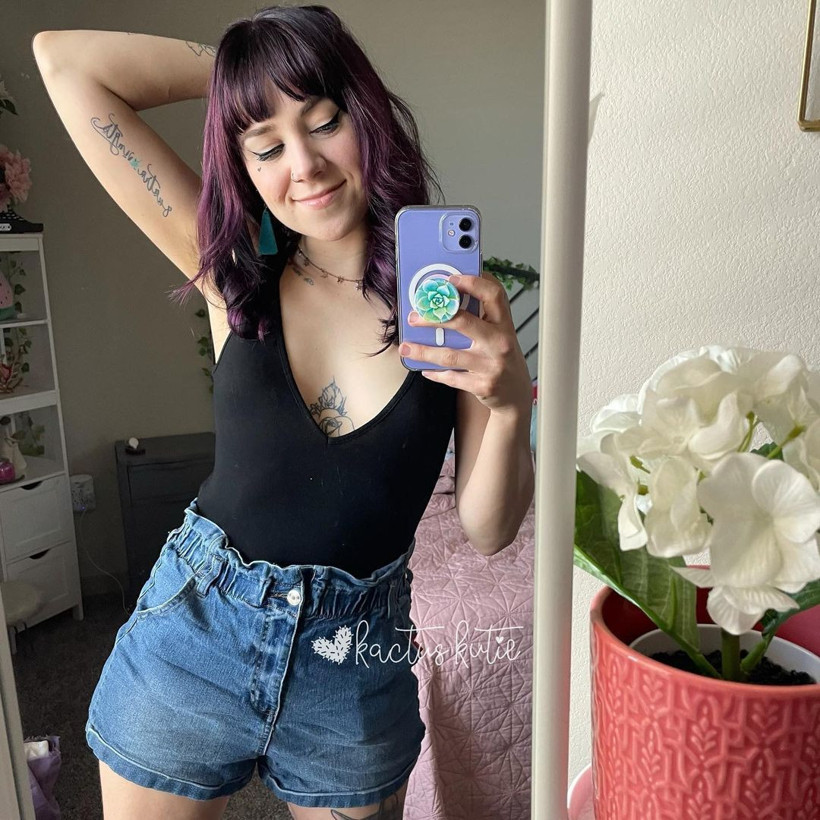 İdrarını kavanozlayıp satıyor! Kazancını duyan kimse inanamadı: Sıvı altını dondurma bile yapan var - Resim: 1