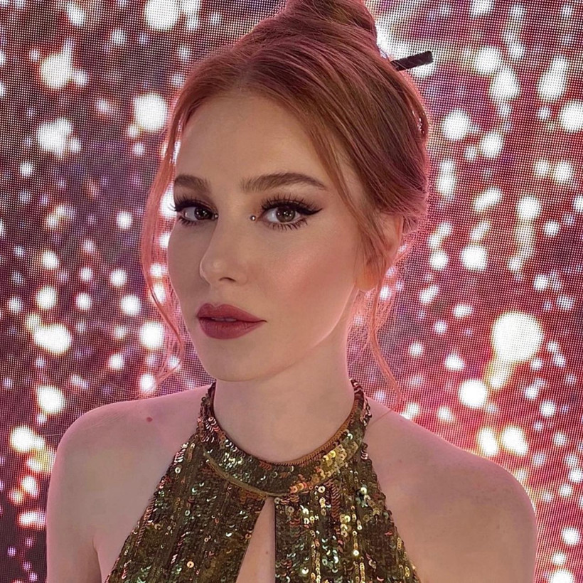 Annesinden gizlice girdi! Eski işi güvenlik çıktı: İşte Elçin Özge Özkaplan Sangu Engin Akyürek'in bilinmeyenleri... - Resim: 1