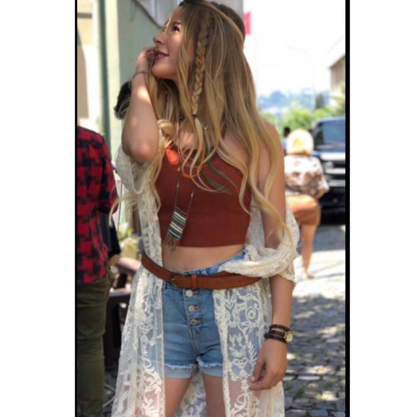 Uygunsuz fotoğraflarla sapık komşu kabusu yaşattı! Hercai'nin Elif'i Eda Elif Başlamışlı'nın seti basılınca... - Resim: 3