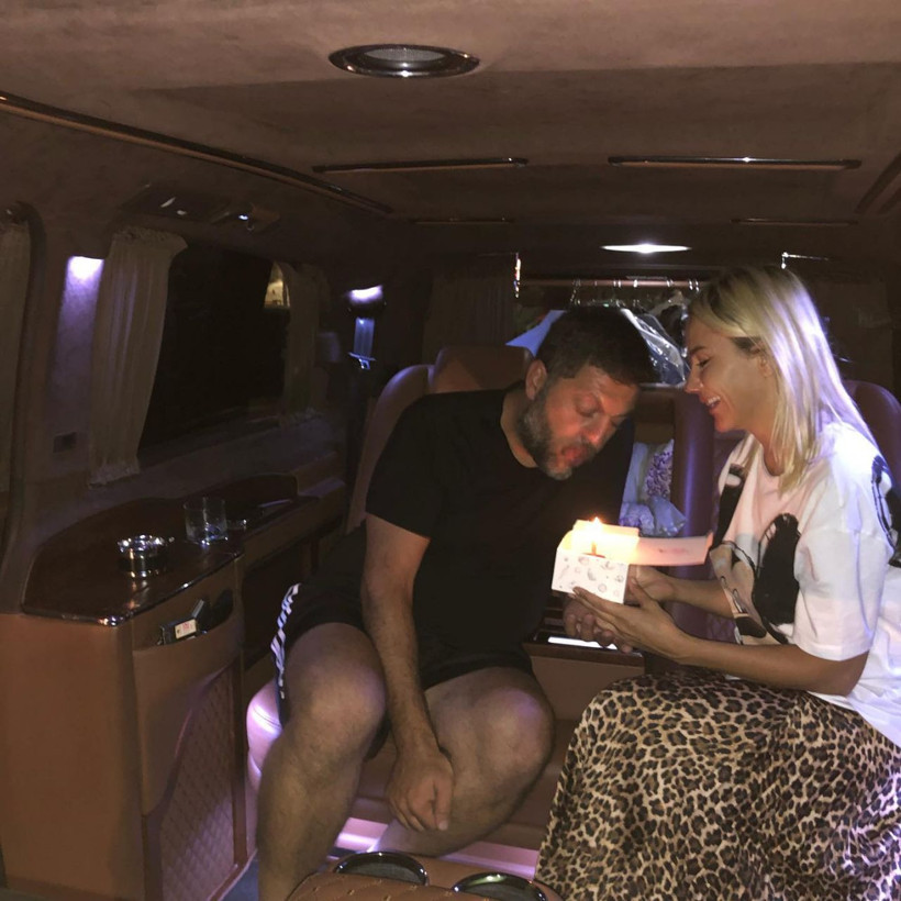 Ece Erken'den olay açıklama: Herkes lüks arabalara binerken... - Resim: 1