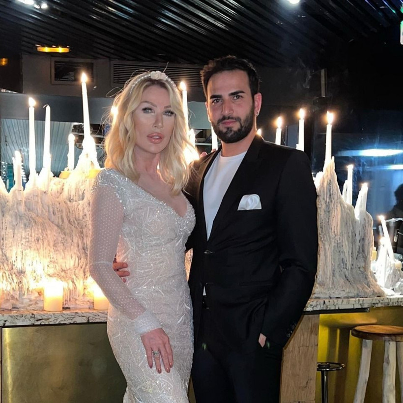 Seda Sayan kocasıyla birlikte LGBT yürüyüşüne katıldı! Fotoğraf paylaştı - Resim: 1