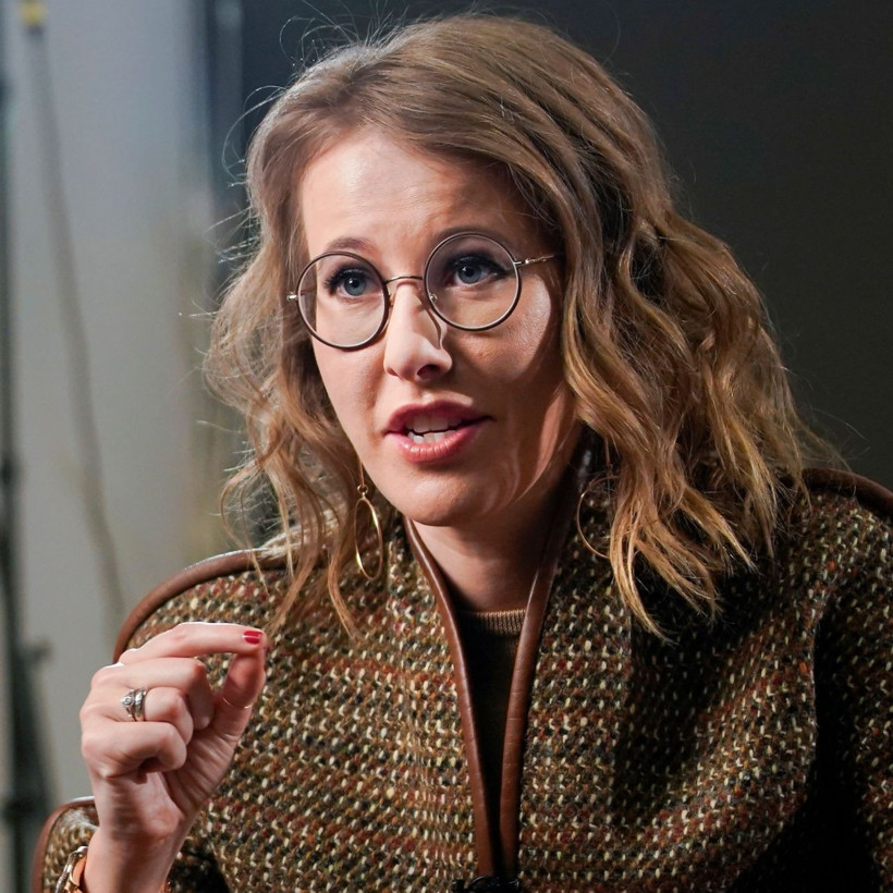 Putin'in vaftiz kızı ünlü televizyoncu da Rusya'dan kaçtı! Türkiye bileti ile Rus istihbaratını atlatmış - Resim: 2