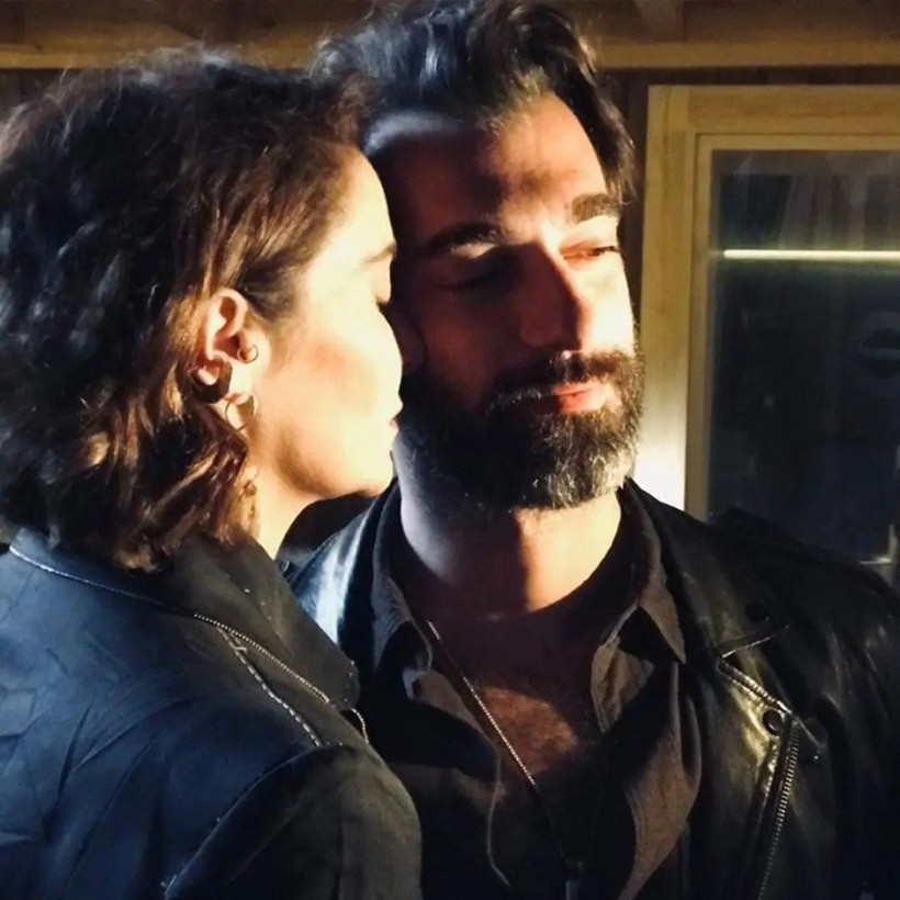 İlker Kaleli Sıla'nın konserini İspanyol oyuncuyla izledi! Aman Sıla bu anları görmesin! - Resim: 2