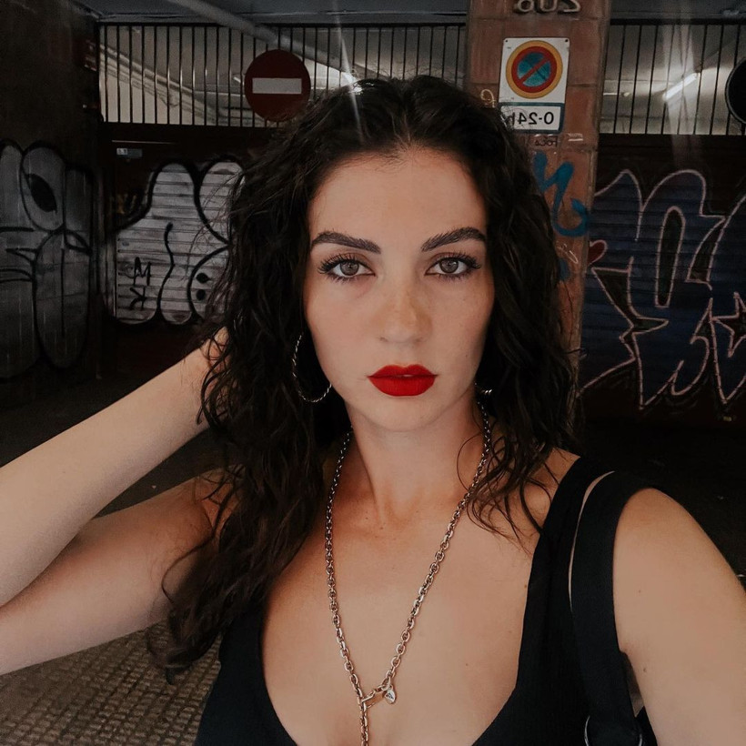 Burcu Özberk'in yeni imajı sosyal medyayı salladı! "Ah şu güzelliğin ömre bedel bebeğim" - Resim: 3