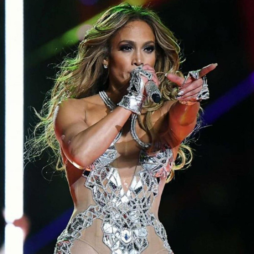 Jennifer Lopez izleyicisi şokta! Eteği düşünce... - Resim: 1