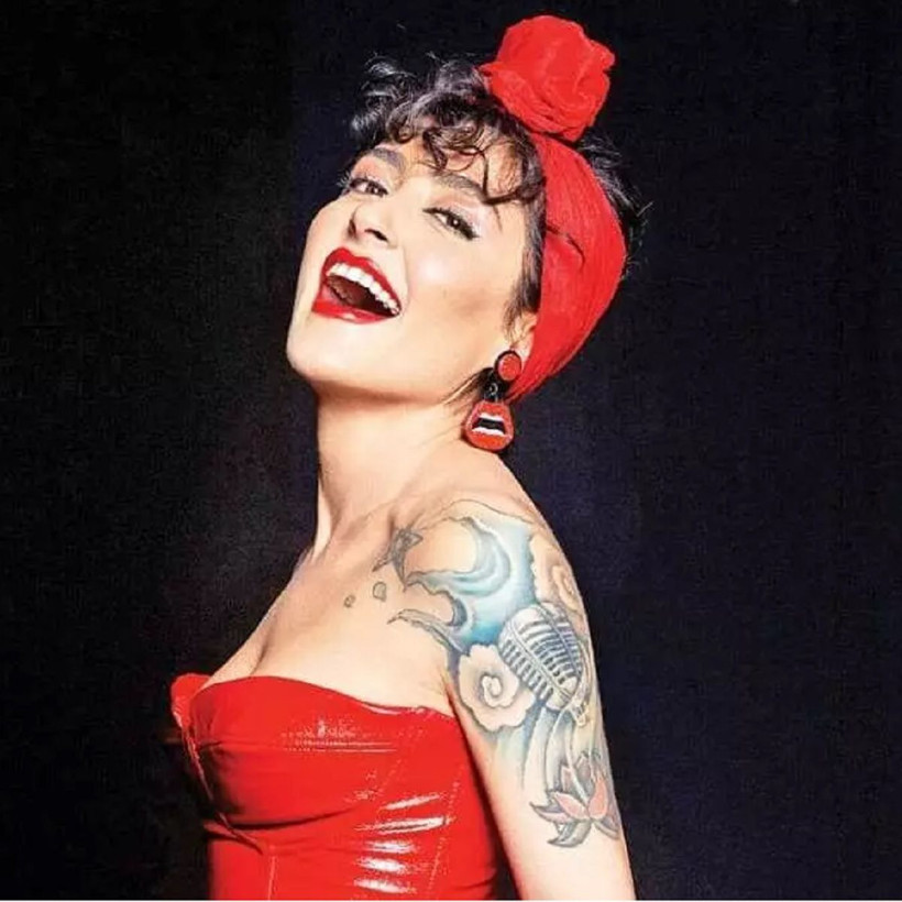 Melek Mosso yeni tarzını paylaştı! Sosyal medya konuşuyor... - Resim: 2