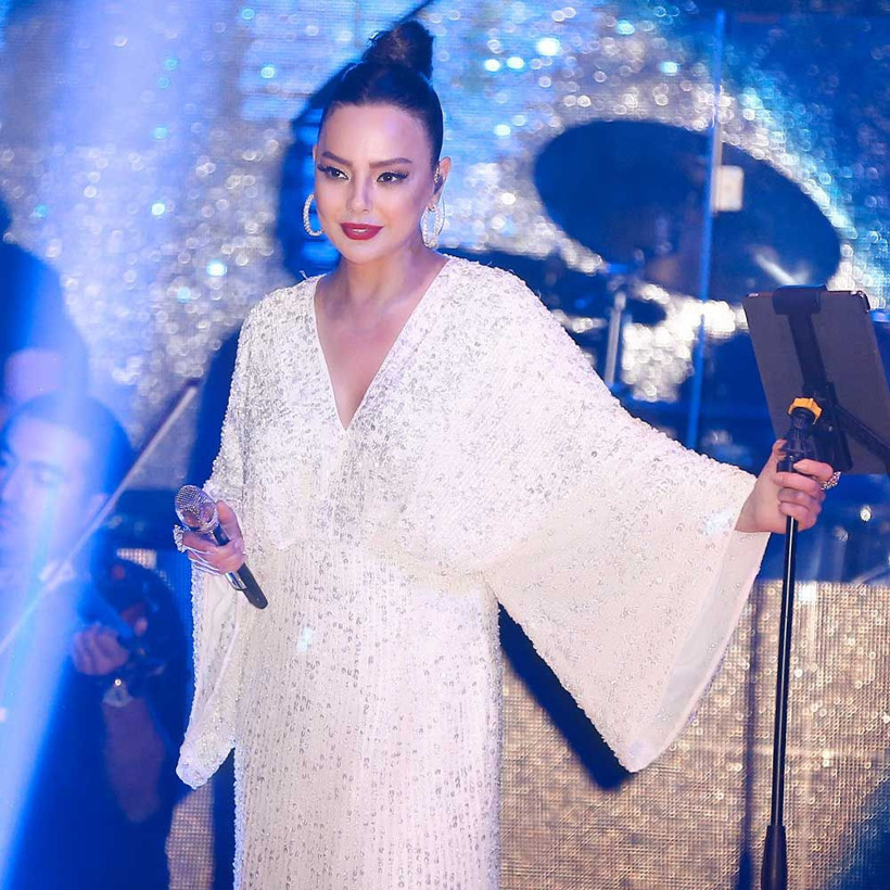 Ebru Gündeş'ten boşanma sonrası imaj değişikliği! Beğeni topladı... - Resim: 1