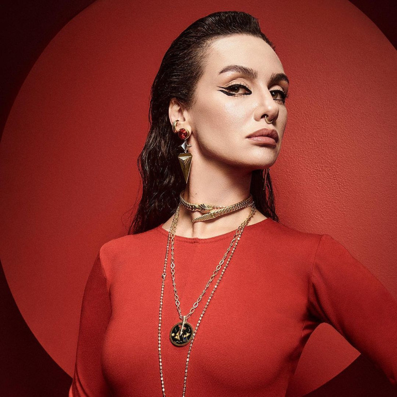 Birce Akalay'ın yeni imajı sosyal medyayı salladı! İbrahim Çelikkol’dan flaş yorum: "Mermiler seksin..." - Resim: 11