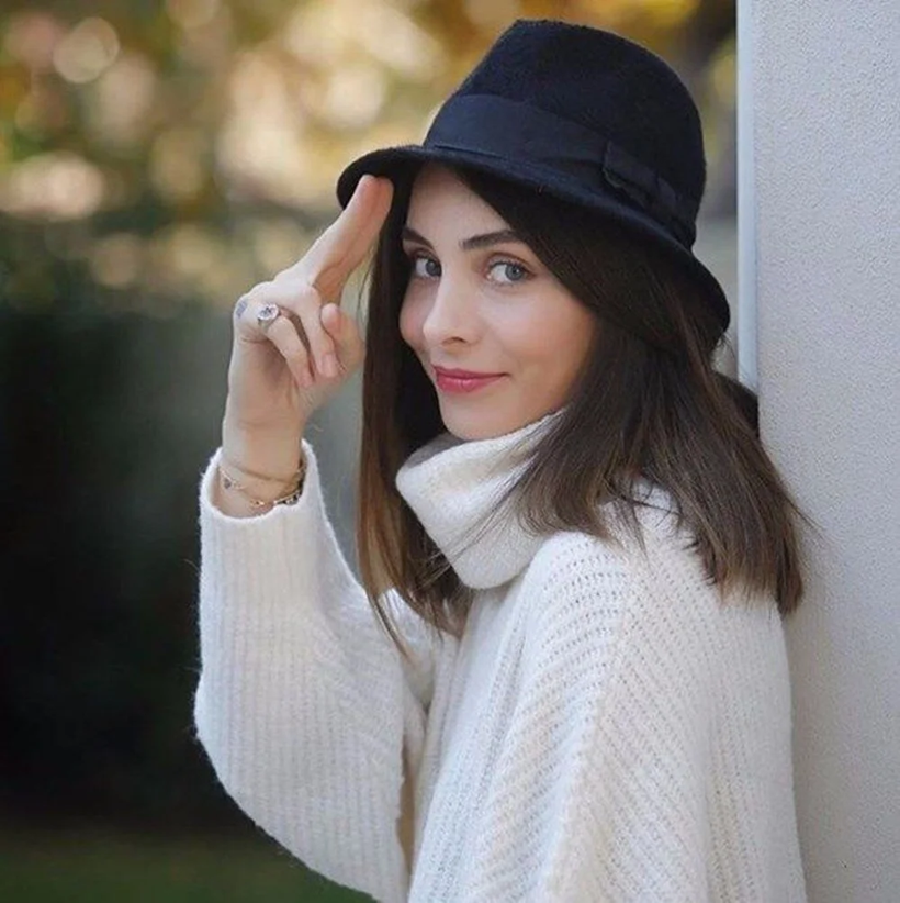 Ünlü olmadan önce müezzin olan ünlü bakın kim çıktı! İşte Tarkan Hadise Beren Saat'ın eski meslekleri... - Resim: 2