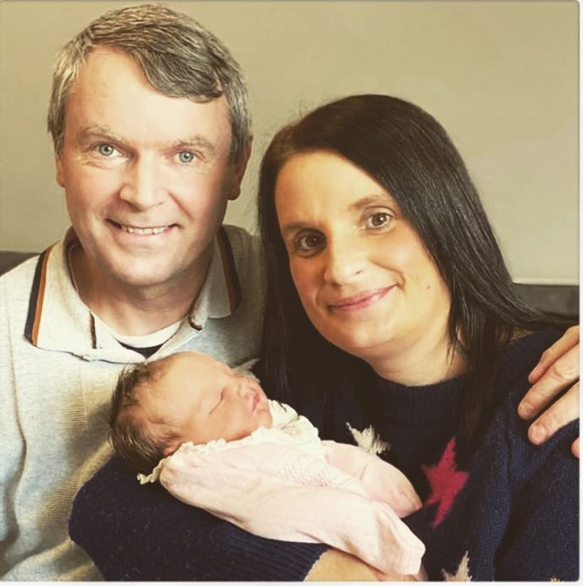 Koronavirüs zamanı 45 yaşında 22'nci kez anne oldu! - Resim: 2