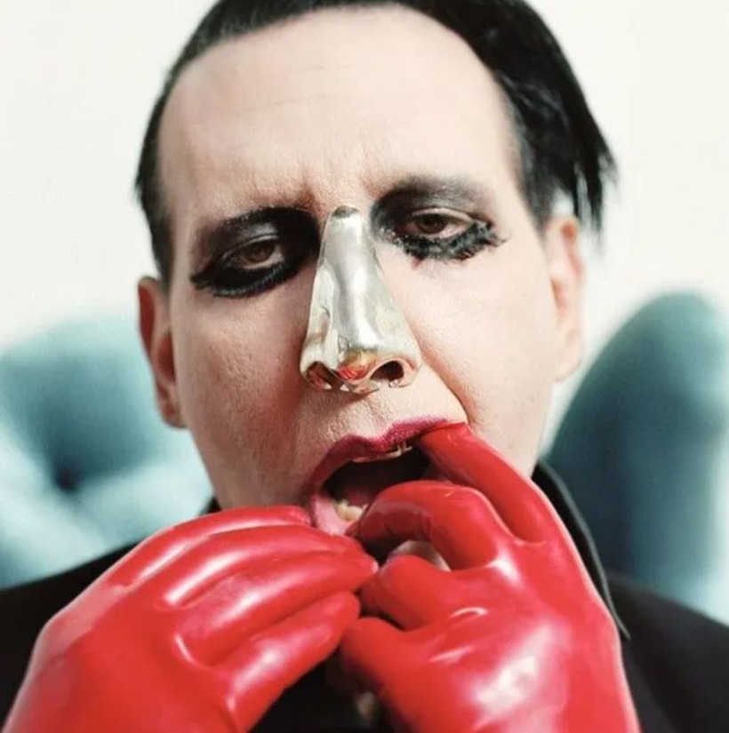 'Tecavüz odası var' deyip açıkladı! Ünlü şarkıcının yaptıkları kan dondurdu - Resim: 1