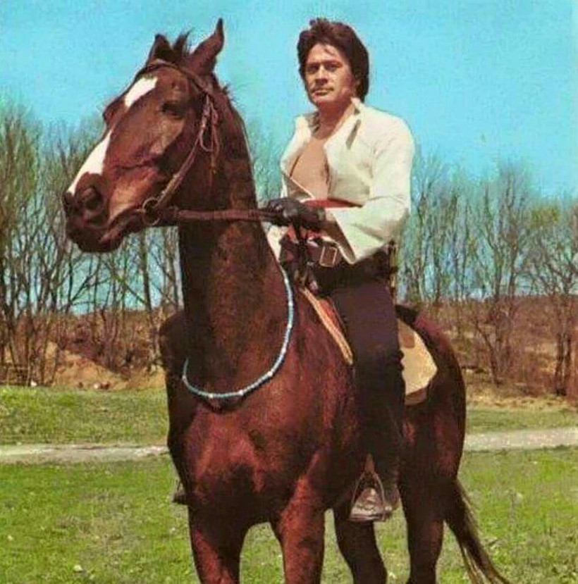 Cüneyt Arkın'ın ilginç vasiyeti ortaya çıktı! 'Tek isteğim eşim Betül'den önce ölmek' demişti - Resim: 4