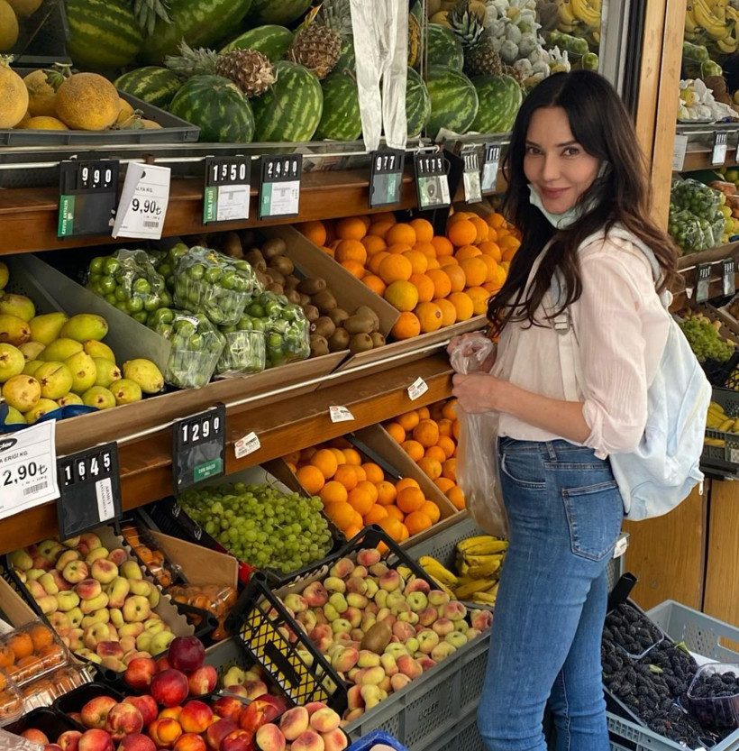 Hande Ataizi Bodrum'da şok yaşadı: Mekana alınmadı! Meğer 1 tabak makarnanın fiyatı... - Resim: 1