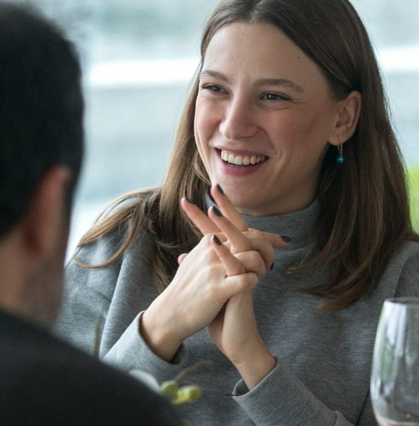 Serenay Sarıkaya ile Kerem Bürsin'i evlendirdiler - Resim: 3