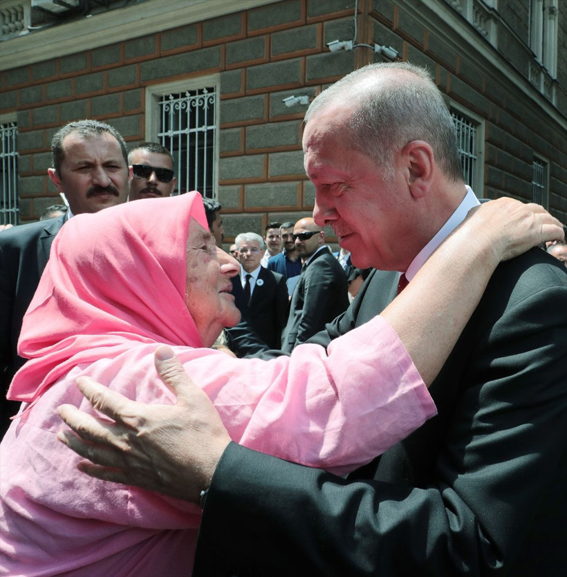 Cumhurbaşkanı Erdoğan Srebrenitsa Soykırımı kurbanları anısına düzenlenen geçit törenine katıldı - Resim: 1