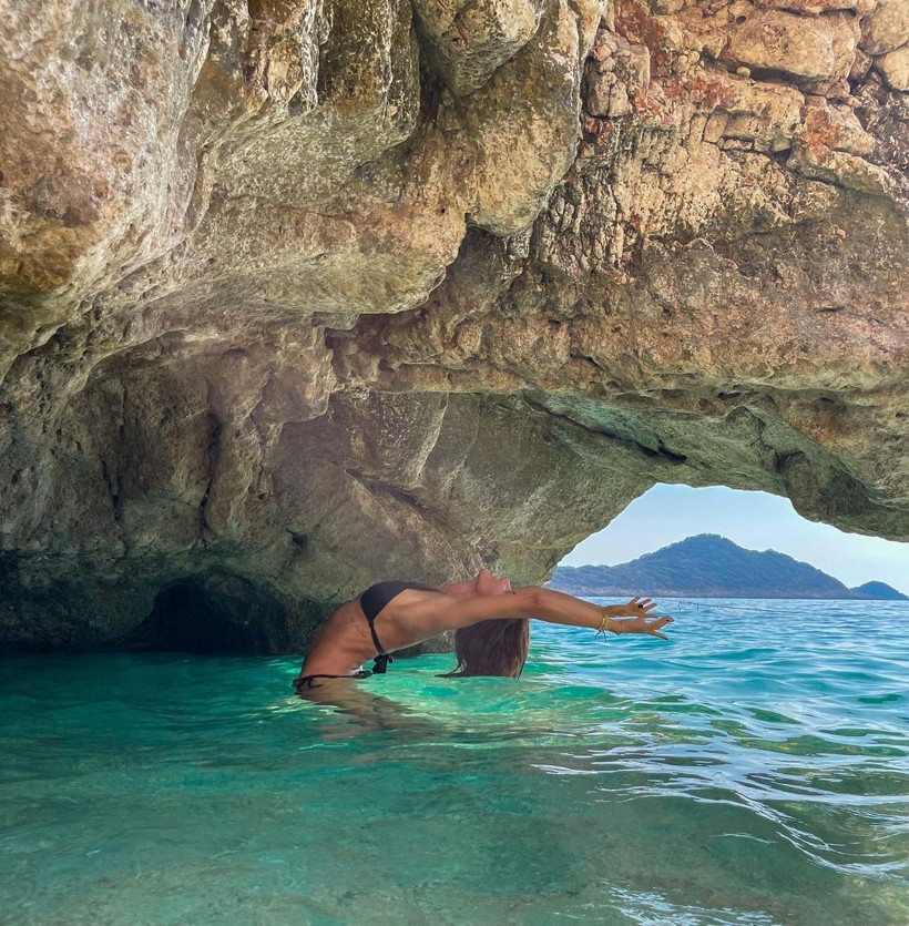Zeynep Tokuş deniz kenarında öyle bir hareket yaptı ki! Bu nasıl vücut? - Resim: 4