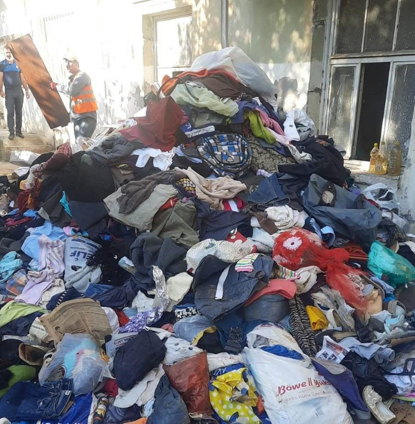 Belediye başkan adayının evinden 15 kamyon çöp çıktı! - Resim: 5