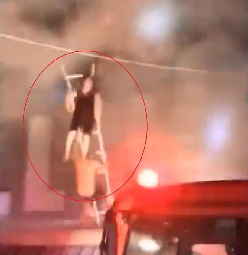 Vietnam'da yangından kurtulmak için aşağı atladılar - Resim: 3